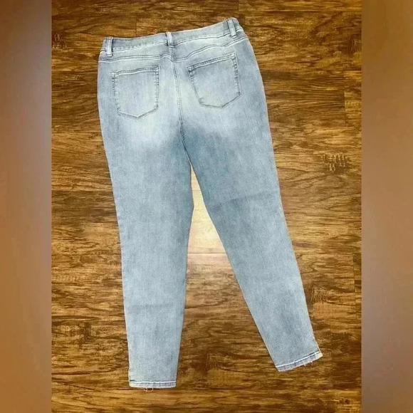 Maurice’s Skinny Jeans Size Large - Picture 2 of 9